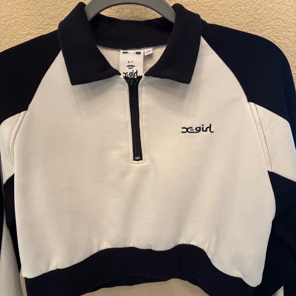 X-GIRL Black White 1/2 Zipped Collar Cropped Sweatshirt Size Small - Picture 2 of 9